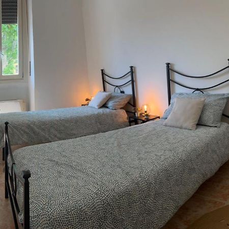 Casa Polly 2 - Ampio E Comodo Appartamento A Voghera Bagian luar foto
