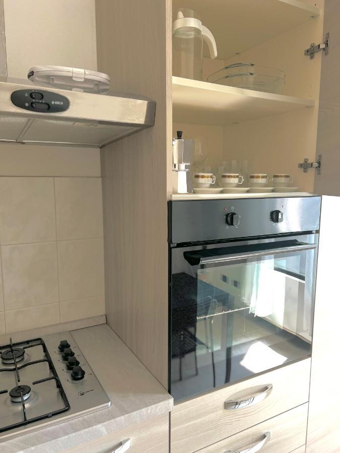 Casa Polly 2 - Ampio E Comodo Appartamento A Voghera Bagian luar foto