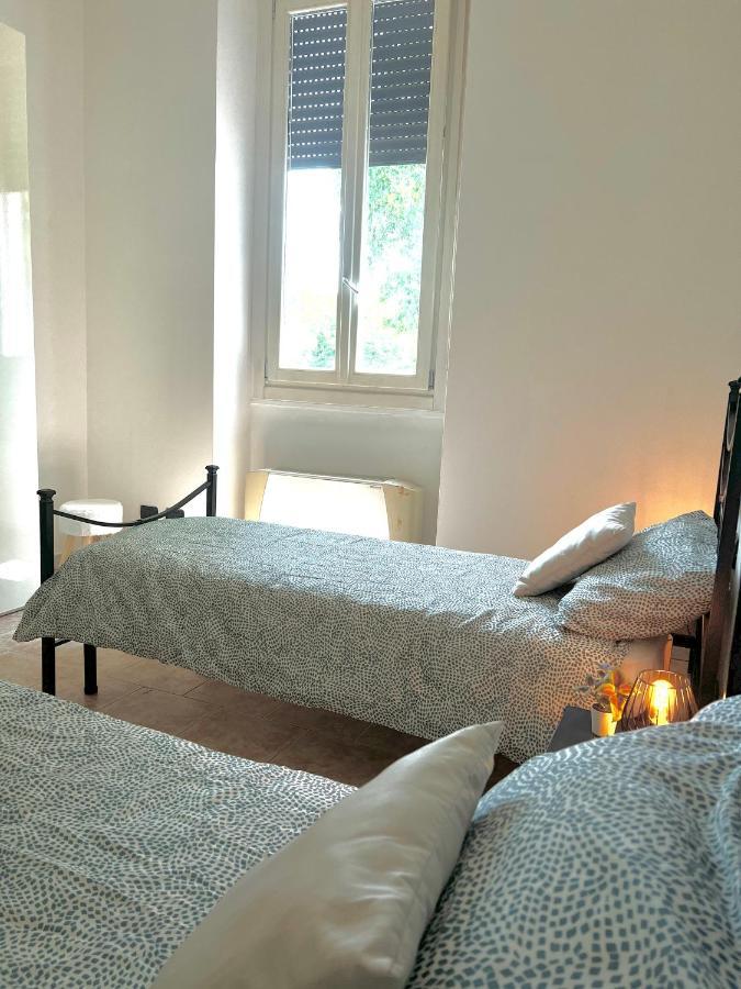 Casa Polly 2 - Ampio E Comodo Appartamento A Voghera Bagian luar foto