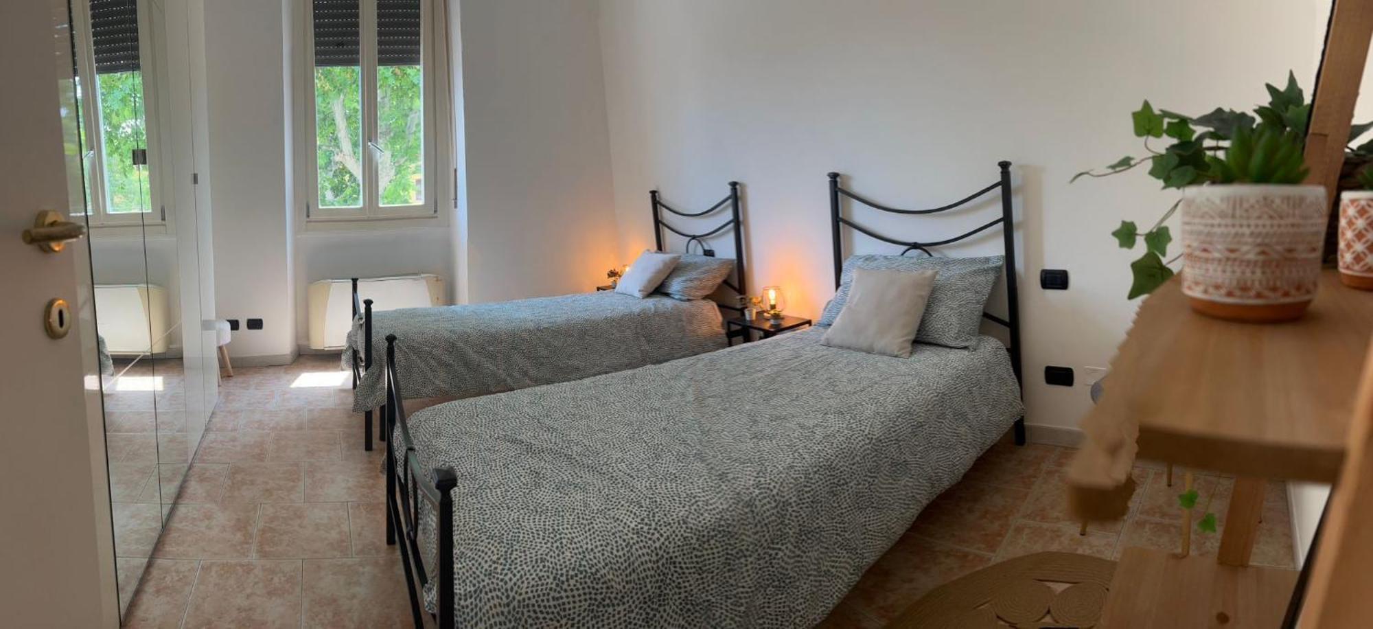 Casa Polly 2 - Ampio E Comodo Appartamento A Voghera Bagian luar foto