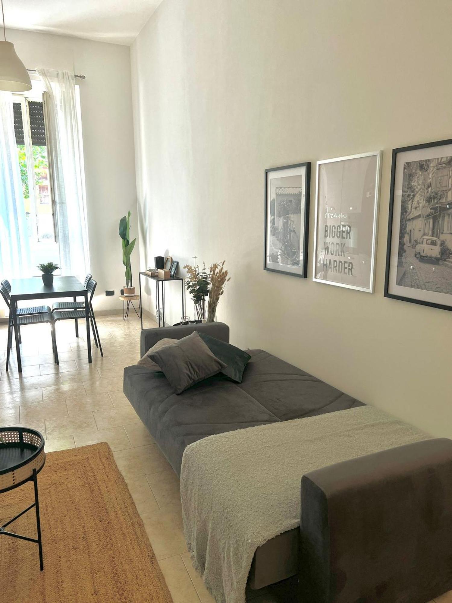 Casa Polly 2 - Ampio E Comodo Appartamento A Voghera Bagian luar foto